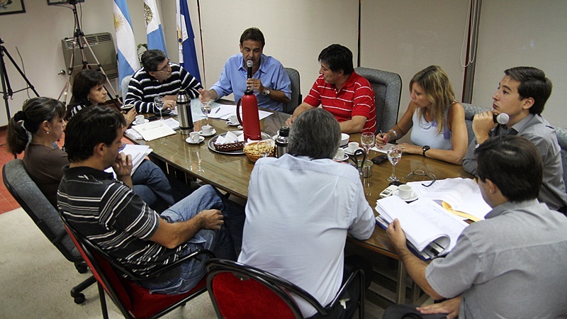 buscando consensos maximino y gabinete en el cocnejo