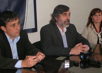 El secretario de Salud Miguel González; el director del Iapos, Silvio González; y la directora provincial de Promoción y Prevención de la Salud, Andrea Uboldi. FOTO Secretaría de Comunicación Social de la Pcia.