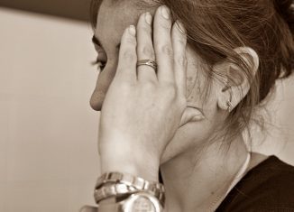 La mujer durante la charla con periodistas de Firmat 24. FOTO Lisandro Carrobé.