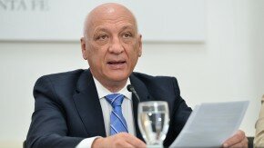 El gobernador dispuso una asignación de 1.700 pesos para todos los empleados públicos f1