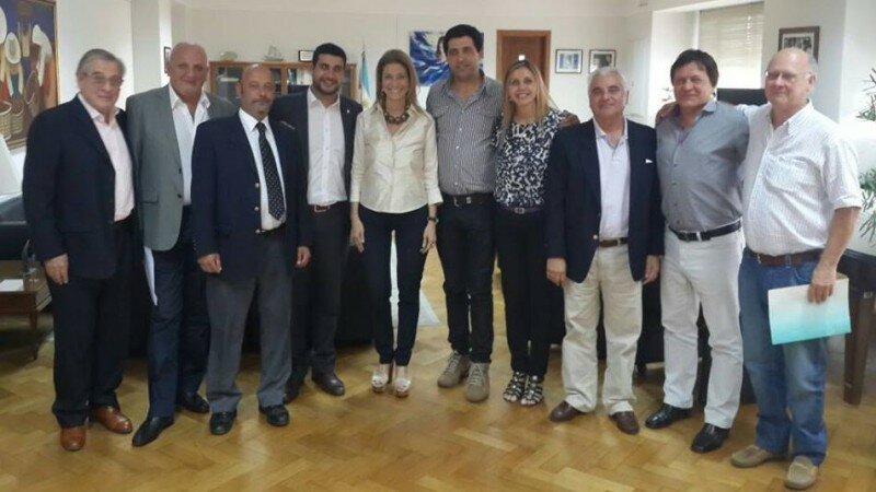 10884762_845321828847730_1722373713_n