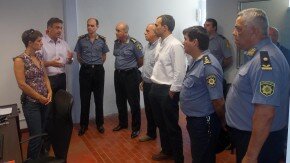 Maximino y autoridades policiales 1