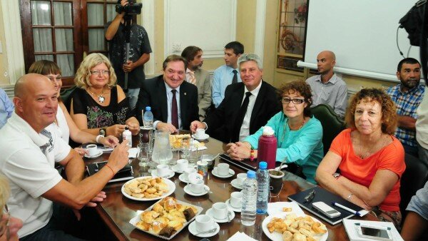 Se realizó la primera reunión paritaria con gremios docentes f1