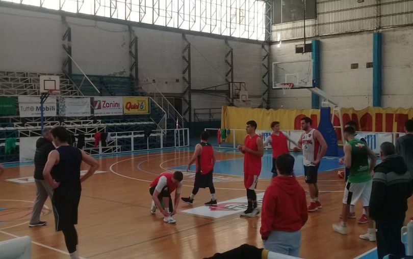 La selección entrena esta semana en el Club Argentino.